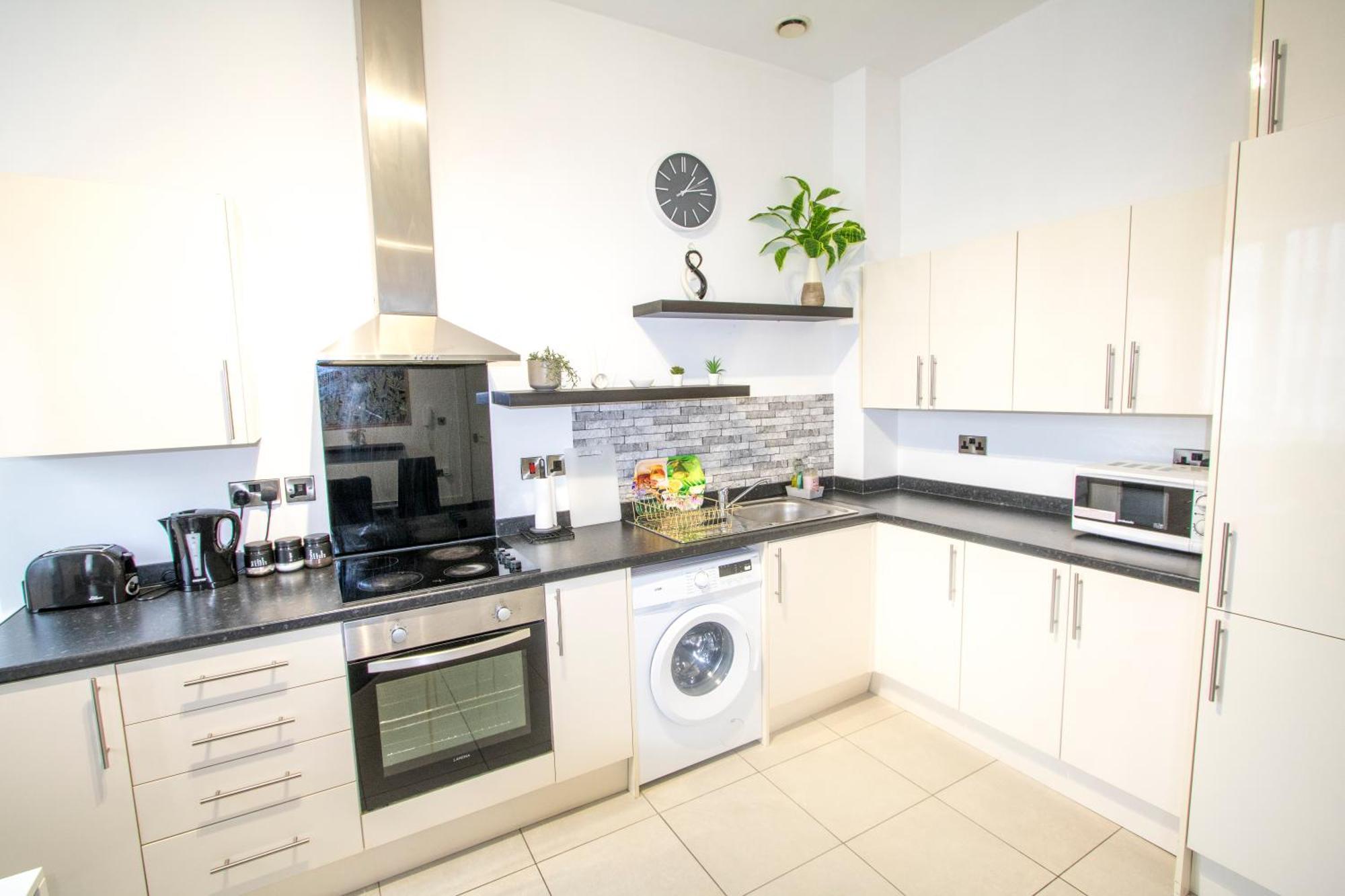 Ideal For Groups - 2 Bedroom Apartment - Free Parking, Transit Links, Close To Stadiums Manchester Ngoại thất bức ảnh